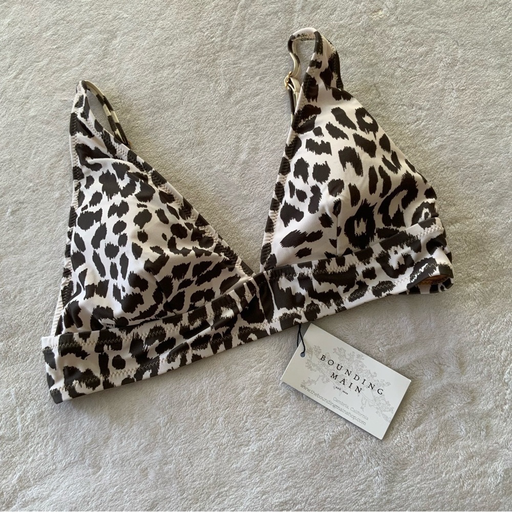 NWT urban daisy deep plunge bikini top